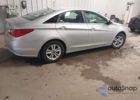 2013 Hyundai Sonata Gls z USA, uszkodzony, nr VIN 5NPEB4AC3DH717923